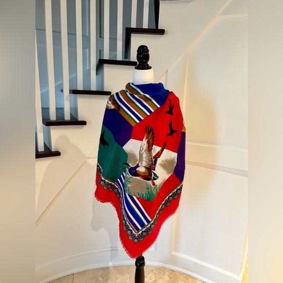 Colorful Loon Scarf - Picture 4 of 11